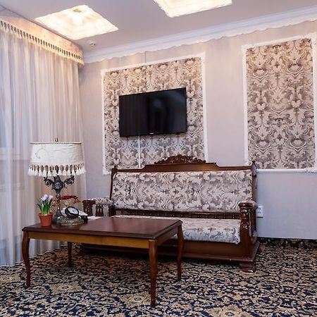 Hotel General Ekibastuz Oda fotoğraf